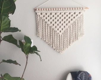 Macrame Pattern - Written PDF by Elsie Goodwin/Reform Fibers - Digital Macrame Pattern - Instant download - Name: Square Knot Triangle