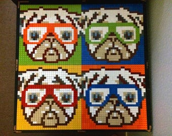 Mosaïque LEGO de carlins portant des lunettes (petite version)