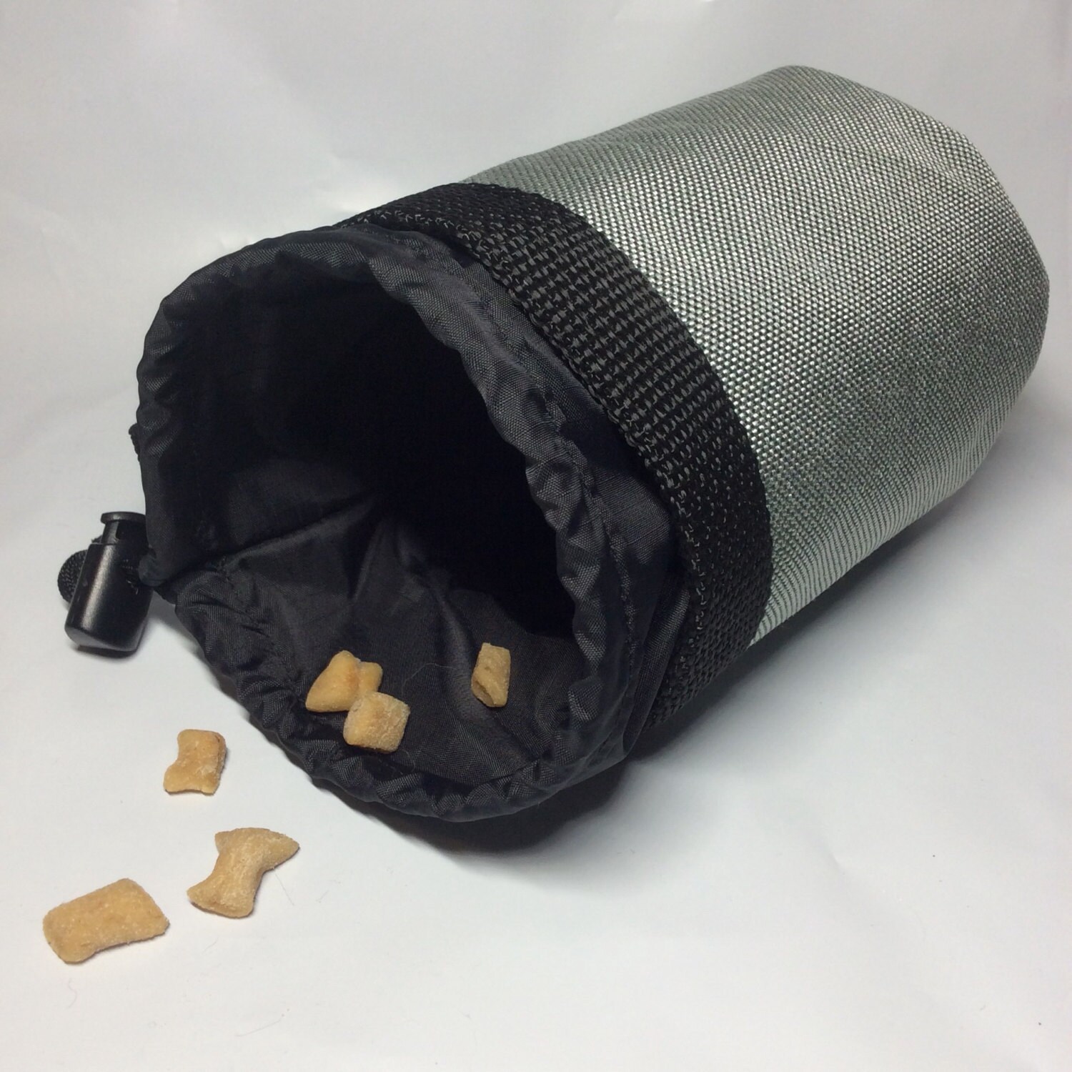 RIVER Dog Training Treat Bag Drawstring Pouch with Belt Clip Silver