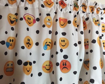 smiley face emoticon valance 58 inches wide - fortnite japanese emoji