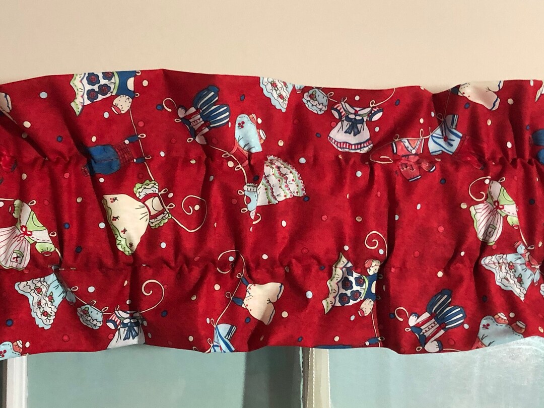 Vintage Red Laundry Clothes Line Valance please Note Sleeve Valances