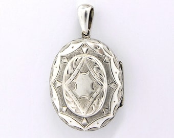 Oval Sterling Silver Locket Necklace - Etsy UK