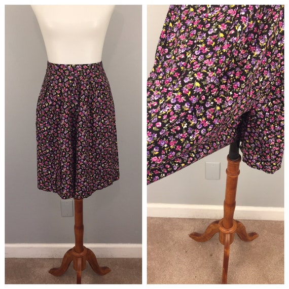 Vintage Skorts Mini Skirt Split Skirt Floral Dits… - image 1