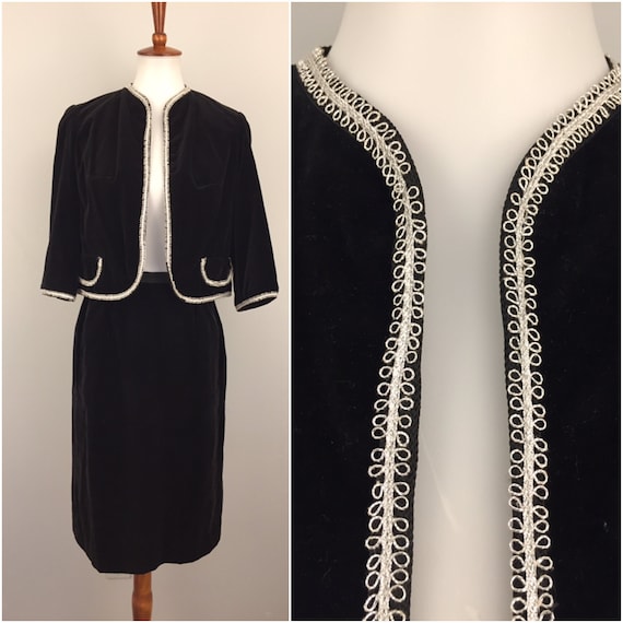 Vintage 1960s Pat Premo Black Velvet Skirt Suit Bl