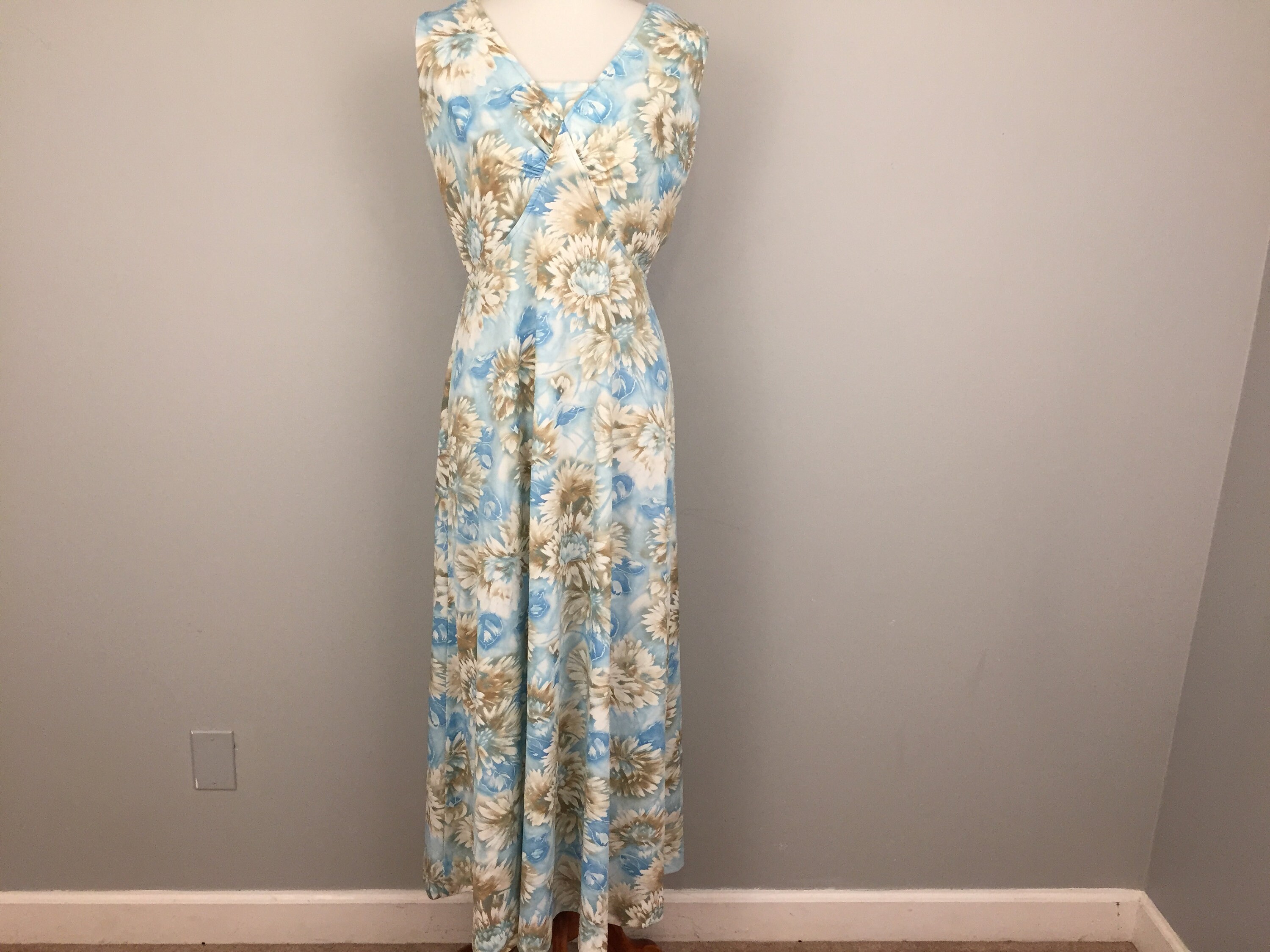 white maxi dress size 16