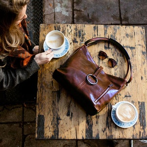 Bolso de piel, bolso de mano de piel, bolso de hombro de piel, monedero de piel, bolso de hombro marrón, Floto Tavoli (5541BROWN)