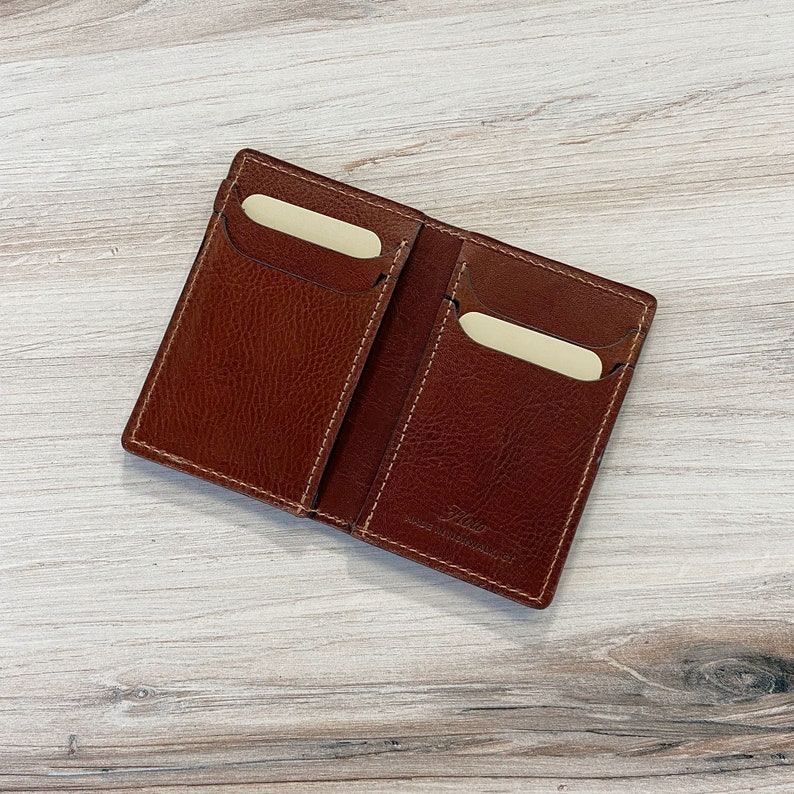 Men's Vertical Wallet Slim Minimalist Bi-fold Billfold Card Wallet Floto Sono Made in America 7010 Vecchio image 1
