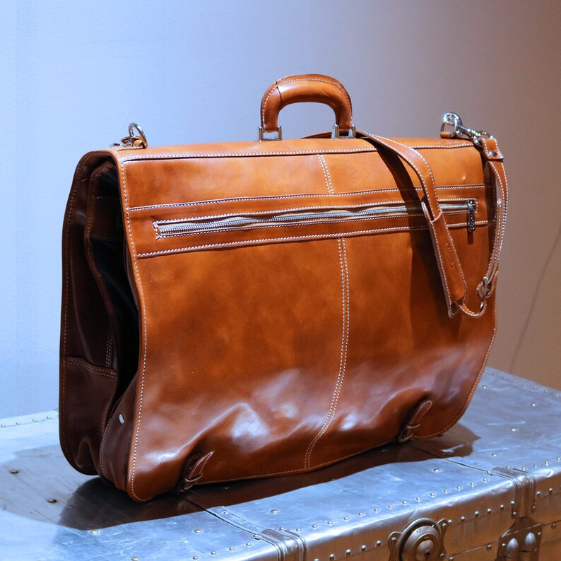 Best Luxury Garment Bags IQS Executive