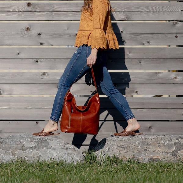 Floto Italian Leather Shoulder Bag: Sardinia Tote Handbag