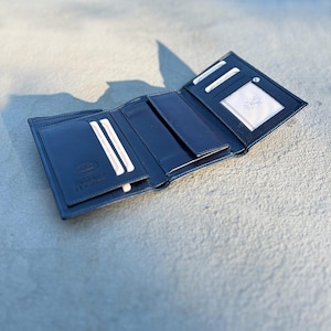 Carteira de couro azul, carteira continental, carteira de couro com fecho de pressão, carteira com bolso para talão de cheques, carteira de couro flotado Venezia