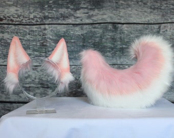 Roze en witte set met oren en staart van namaakbont Duitse herder