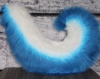 Cola de perro rizada de piel sintética de husky blanco y azul