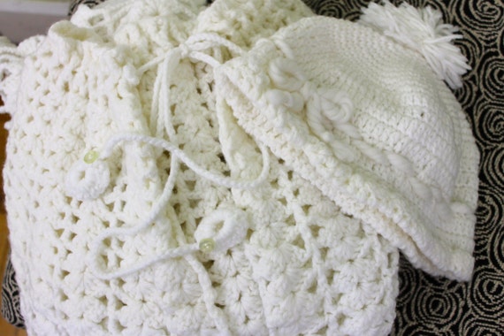 Vintage Winter White Hand Knit  Sweater Cape and … - image 5