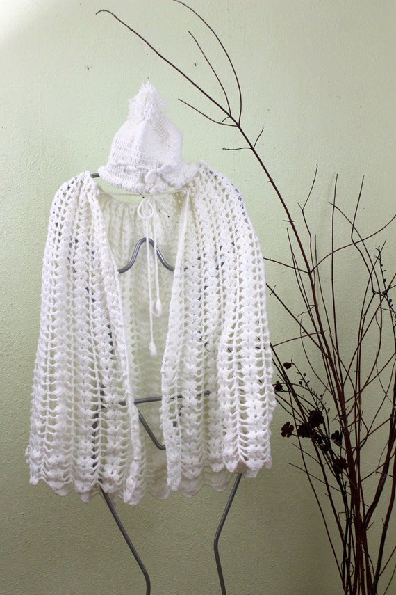 Vintage Winter White Hand Knit  Sweater Cape and … - image 1