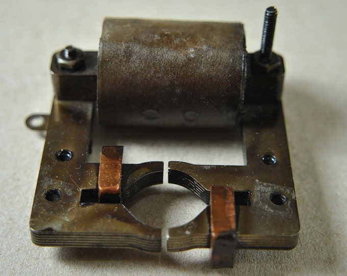 Telechron H3 Field Coil Assembly With Terminal Lug Style Power