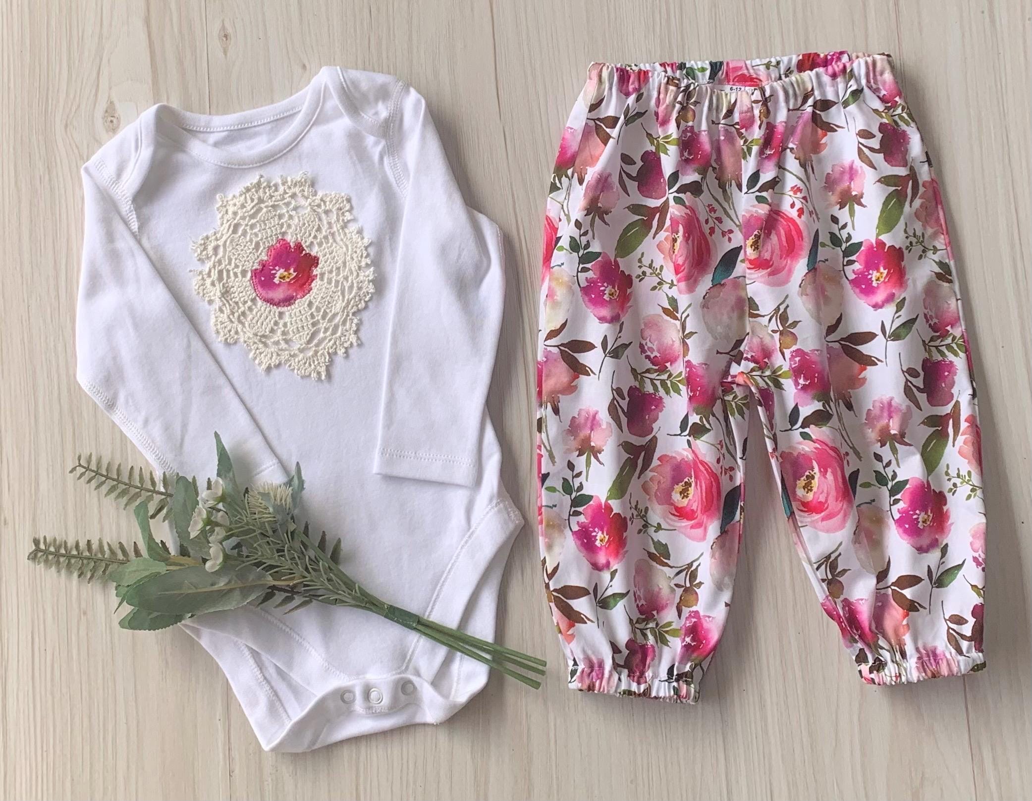 Baby girl set pink floral in size  9-12 months