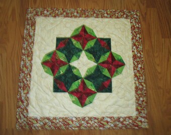 Christmas Star Quilted Wall Hanging: 30" Cotton Wreath