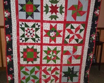 Handmade Christmas Quilt: Floral Border Holiday Throw