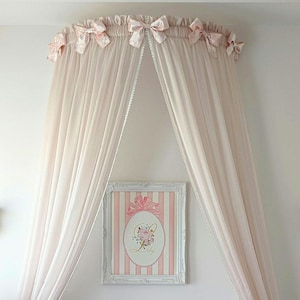 Dossel Chabby Chic com laços (L40&quot; × A108&quot;)