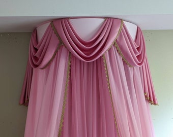 Princess pink bed canopy W45"