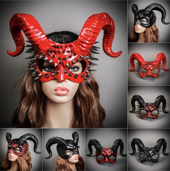 赤黒悪魔ハロウィンコスプレ悪魔、背中にねじれた雄羊の角付き仮面舞踏