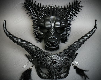 Máscara de lobo enojado con púas negras y cuernos largos, máscara de diablo con pendiente de pluma negra, ideal para fiestas de disfraces de Halloween.