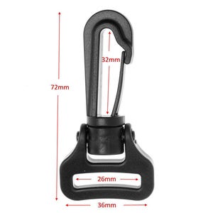 Puede incluir: Clip de plástico negro con un gancho y un anillo en D. El clip mide 7,2 cm de largo, 3,6 cm de ancho y 3,6 cm de alto.