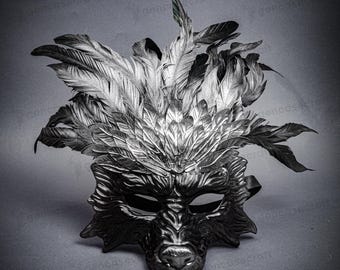 Máscara de lobo con plumas plateadas para cosplay, estilo steampunk negro para Halloween, disfraz de lobo y hombre lobo para adultos con plumas.