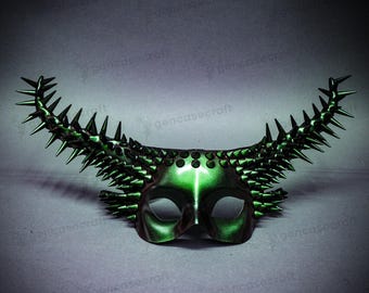 Máscara de púas para disfraz de Halloween Steampunk verde, disfraz de Krampus con cuernos de carnero grandes, máscara facial con púas, máscara de cosplay de demonio para hombres y mujeres