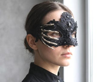 Black Lace Masquerade Mask with Skeletal Hand & Gemstones, Gothic Elegant Women's Halloween Mask, Venetian Eye Mask for Prom Ball Party