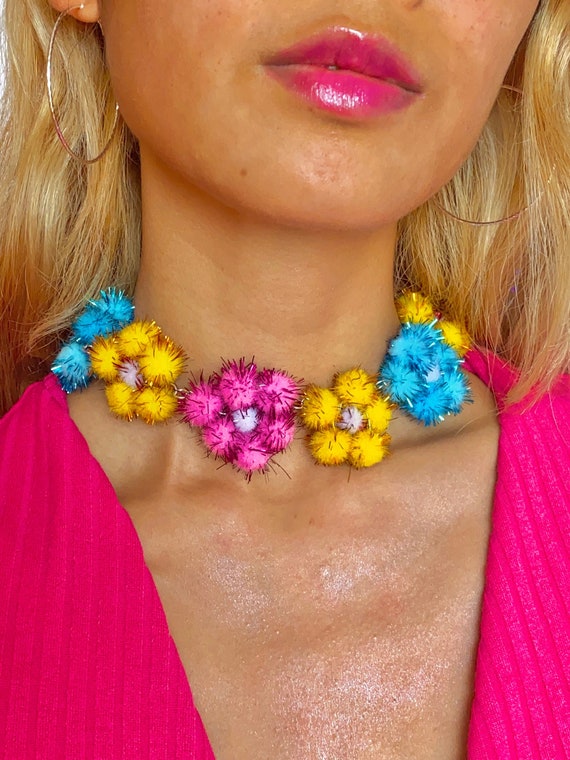 the FANTABULOUS FLOWERS necklace