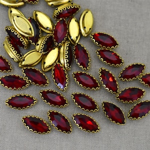 25 piezas, color rojo oscuro, para coser sobre cristal, piedras de cristal/diamantes de imitación, cuentas de cristal/diamantes de imitación para coser con atrapasueños de latón.