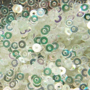 3 MM/4 MM/2,5 MM Flüsterweiße Farbe Kristall-Finish Pailletten-EMB330