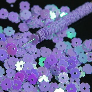 Sequins Flower Shape Centre Hole in Sew on Sequins paillettes spangles Lilac Snow Color 5MM -100 Grams