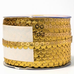 Bordado de lantejoulas douradas com borda de renda Sitara para Duapatta, Lehenga, Saree, design de terno e trabalho artístico (rolo de 17 m) (ouro)