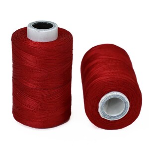 Hilo de seda de arte en color rojo, hilo de seda de bordado de arte, hilo de bordado, hilo de seda indio, hilo de seda de rayón viscosa-2 rollo-984 yardas/rollo