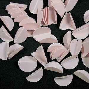 50 gram, ronde vorm (20 x 25 mm) roze kleur gevouwen pailletten-EMBSQ4934