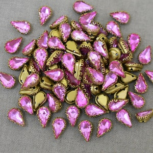 Sew on Glass Crystal Stone Loose Rhinestones Crystal beads Sewing Rhinestone With Claw Catcher Made of Brass in Pink Color-25 Pieces