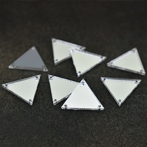 Sy-på akrylspeglar i triangelform, laserskurna akrylspegelberlocker, akrylämnen, akrylspegelpärlor, akrylskiva med 3 hål - 25 delar