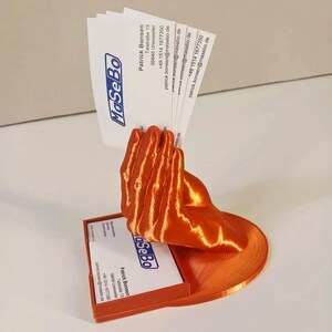 Porta-cartões de visita em formato de mão | Organizador de mesa exclusivo | Decoração criativa para escritório | Suporte para cartões em forma de estátua de mão | Expositor de cartões moderno impresso em 3D