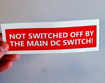 安全ラベルデカール | 「主DCスイッチでオフにしないでください」ステッカー | 電気安全警告ラベル | 赤色安全デカール 電気技師用品