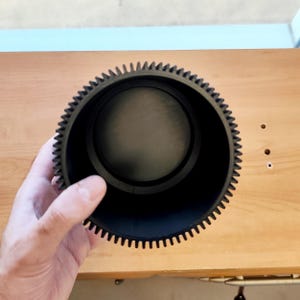 Vaso moderno nero stampato in 3D / Vaso per piante minimalista a coste / Vaso da interno contemporaneo / Regalo unico per gli amanti delle piante / Decorazione per la casa immagine 11