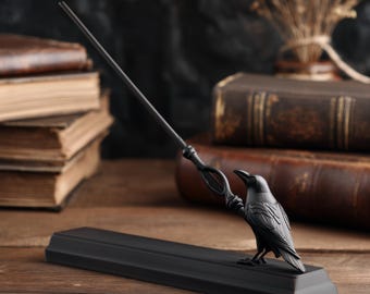 Varinha Mágica Corvo com Suporte de Exibição | Varinha Mágica de Fantasia Impressa em 3D para Cosplay | Peça Decorativa Gótica para Colecionadores