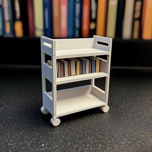 Bibliotheekwagen poppenhuis | 1:12 miniatuur boekenplank | 3D-geprinte rollende boekenkast | Opbergplank poppenhuis | Miniatuurmeubels