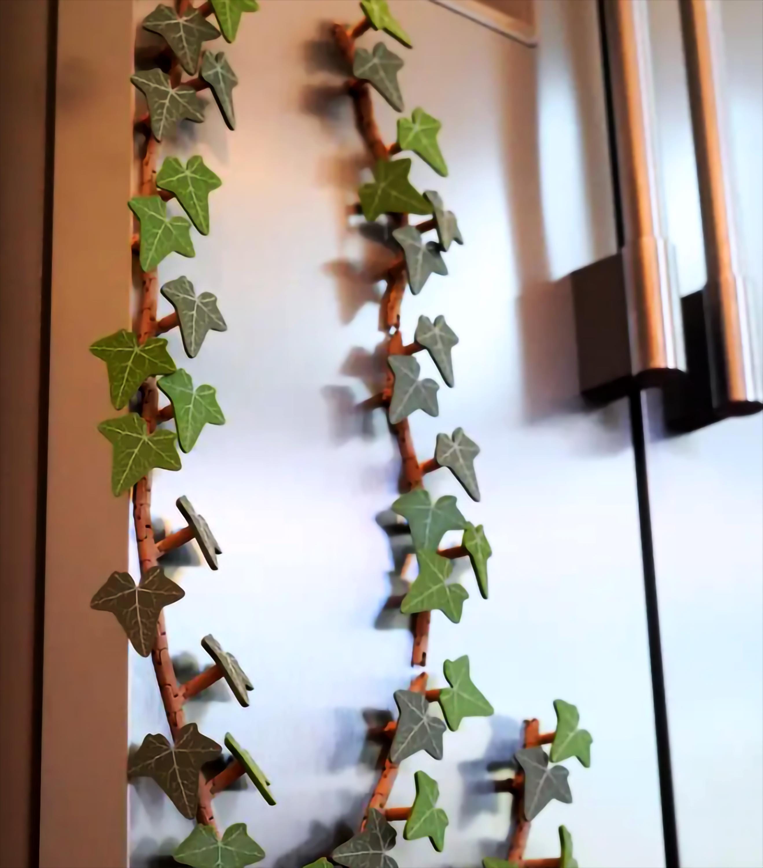 English Ivy Fridge Magnet | Flexible Climbing Magnet Vine | Articulated Ivy for Fridge | Magnetic Leaf Decor 3D Printed Ivy Magnet Organizer