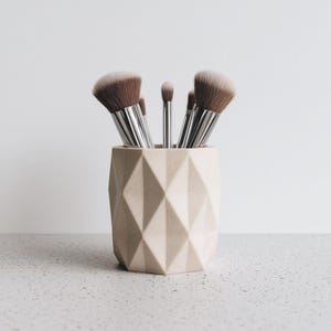 3D Printed Geometric Brush Holder | Modern Faceted Makeup Organizer | Minimalist Pen Cup | PLA Plastic Desk or Vanity Flowers Storage
