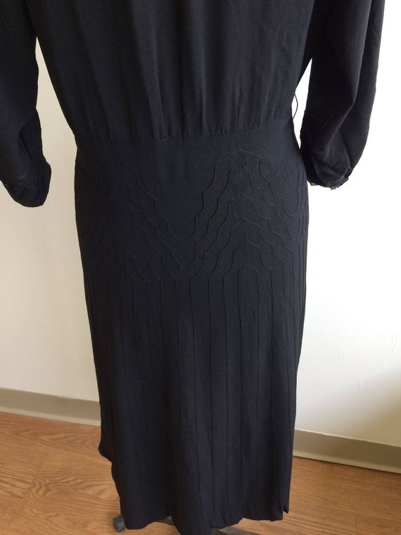 1940s black crepe dress w/ nice details - image 8