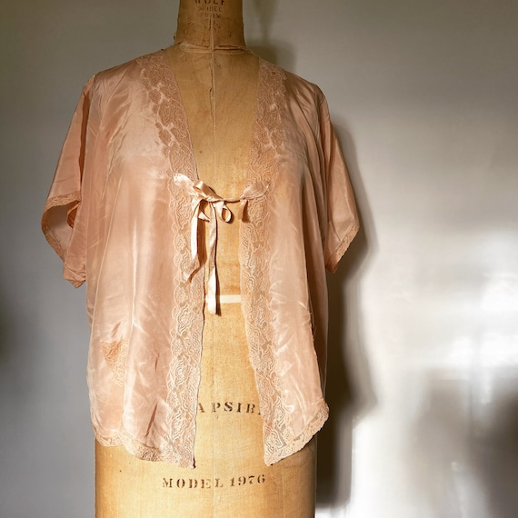 Vintage 1940's silk bed Jacket with pockets