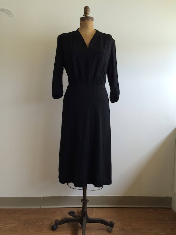 1940s black crepe dress w/ nice details - image 2