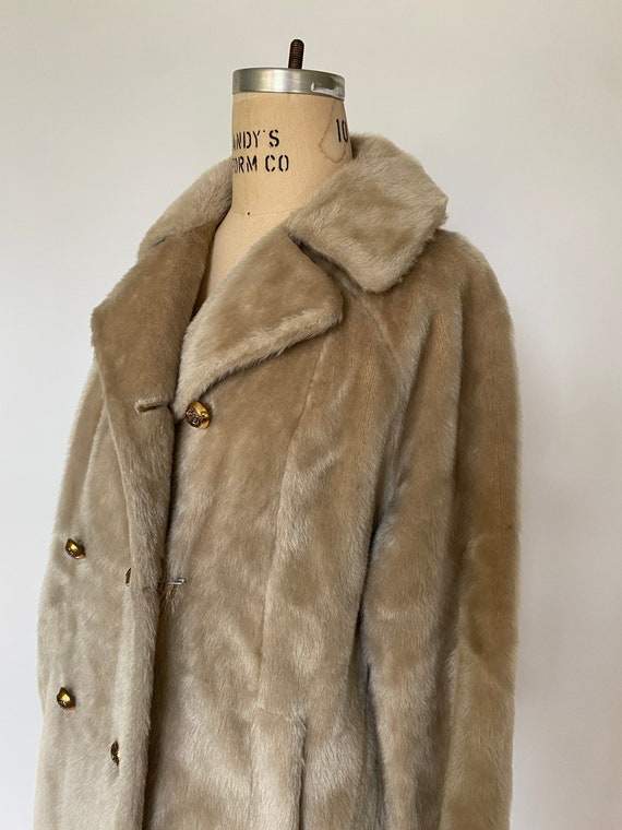 G. Fox & Co. 1960s faux fur coat - image 7